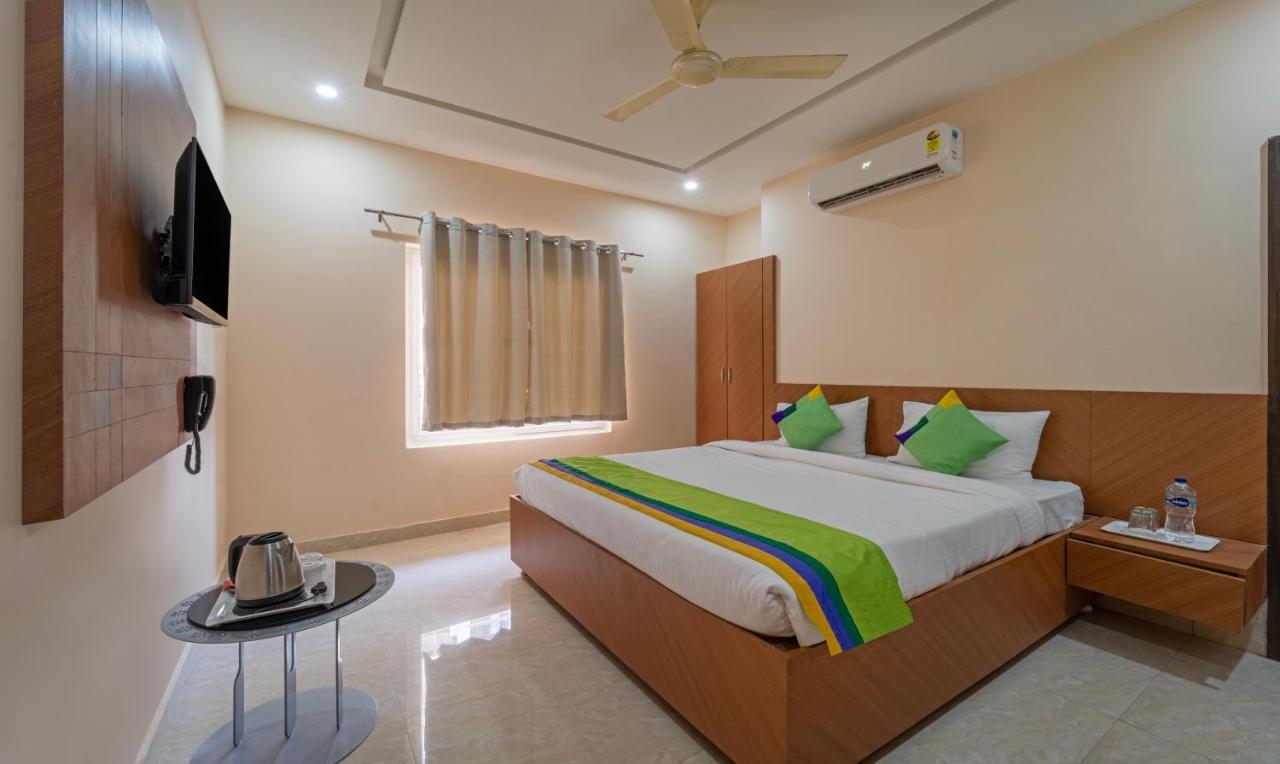 Treebo Raj Palace 3*